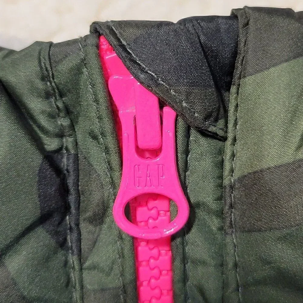 GAP Kids Puffer Vest Girls‎ Size Large Camo Print Green Pink Soft Sherpa Lined